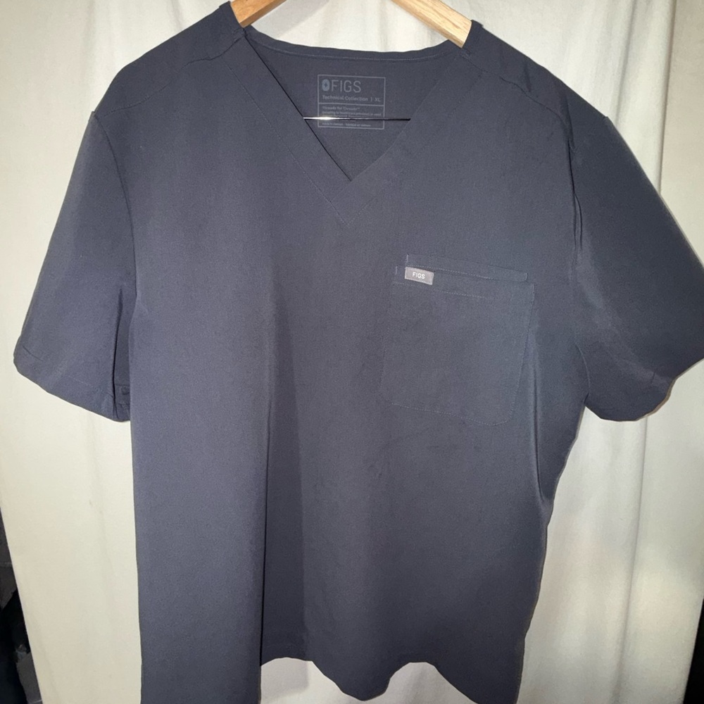 Figs Men's Gray V-Neck Shirt Grey/Blue